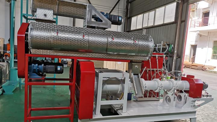 Quality fish feed manufacturing machine - Fish feed 